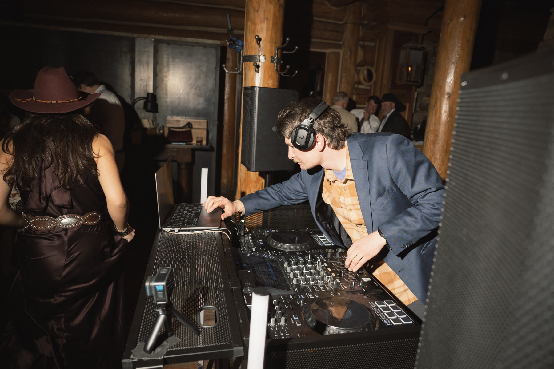 Hank at the decks as the floor fills